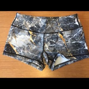 Savage barbell ‘gold digger’ shorts. M